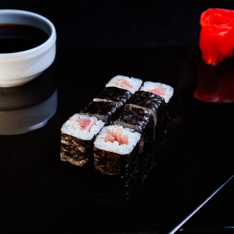 Маки с тунцом