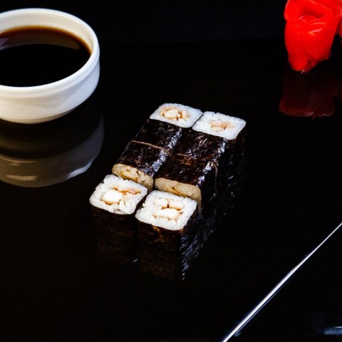 Маки с курицей