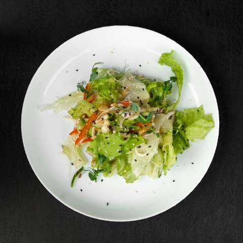 С куриной грудкой и имбирной заправкой