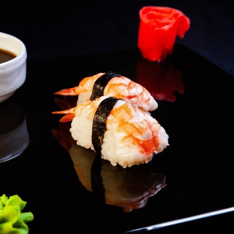 Суши с креветкой